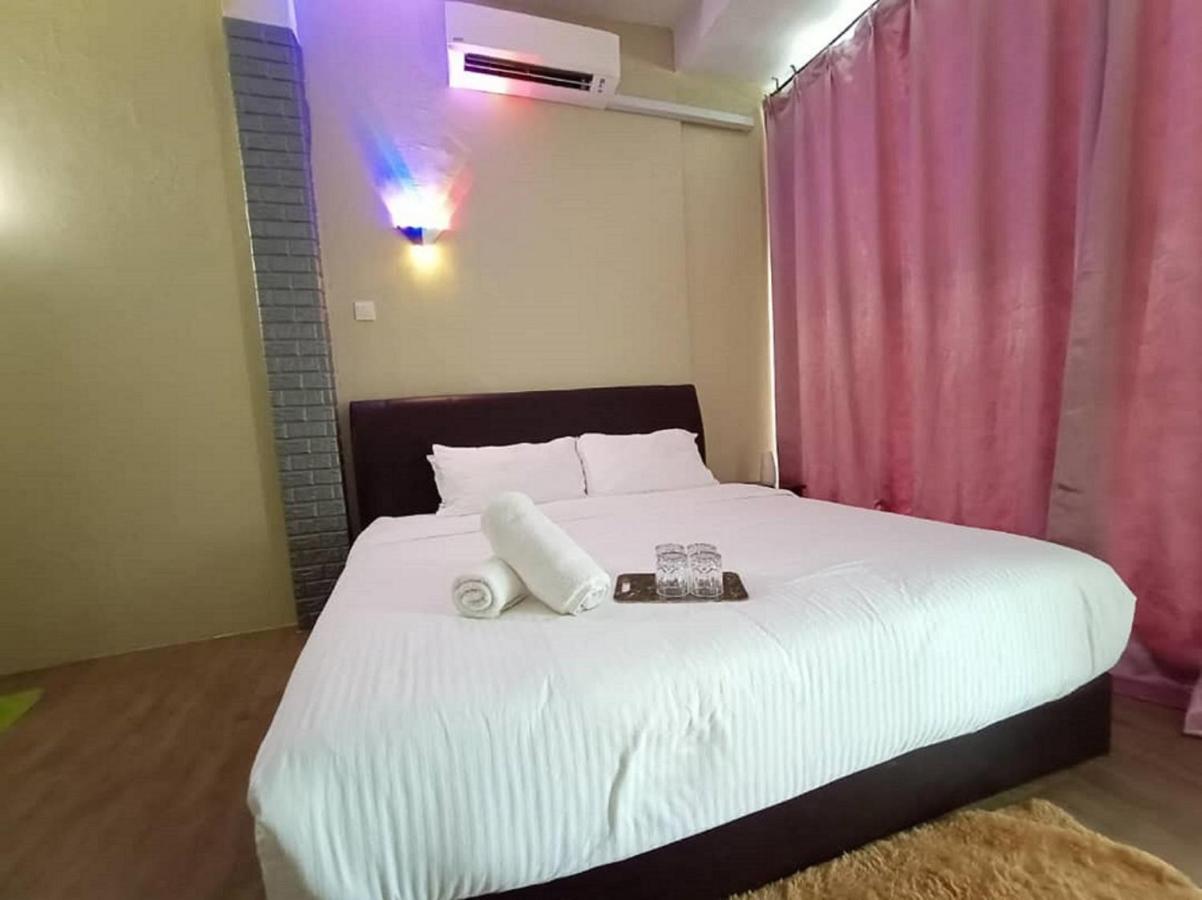 Pine Hotel Batu Gajah Exteriör bild