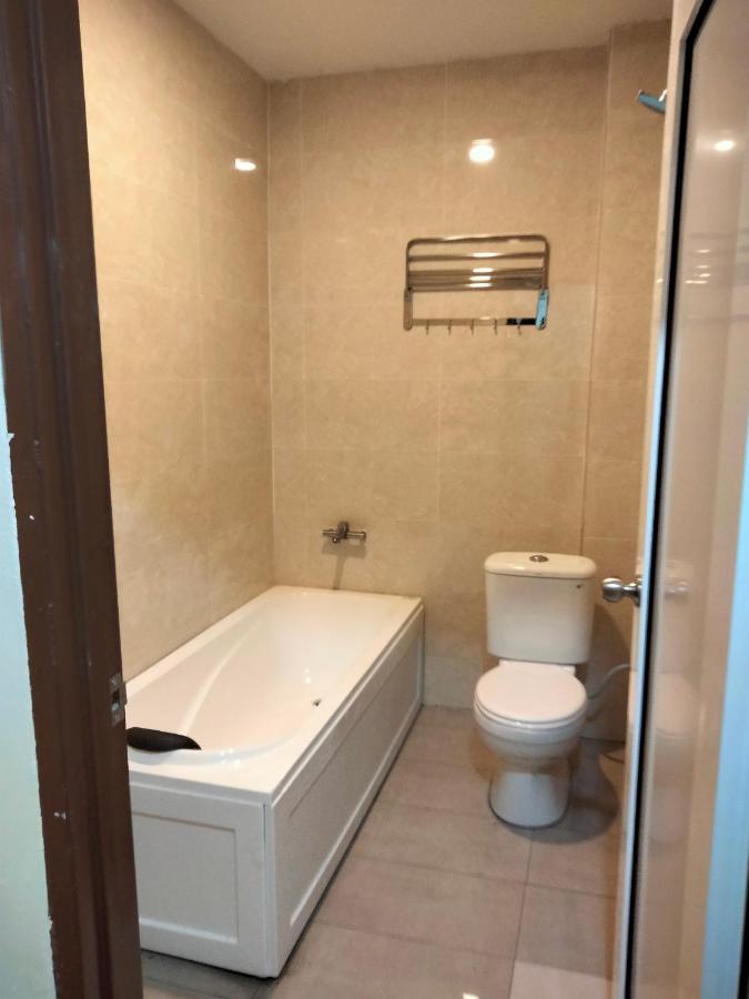 Pine Hotel Batu Gajah Exteriör bild