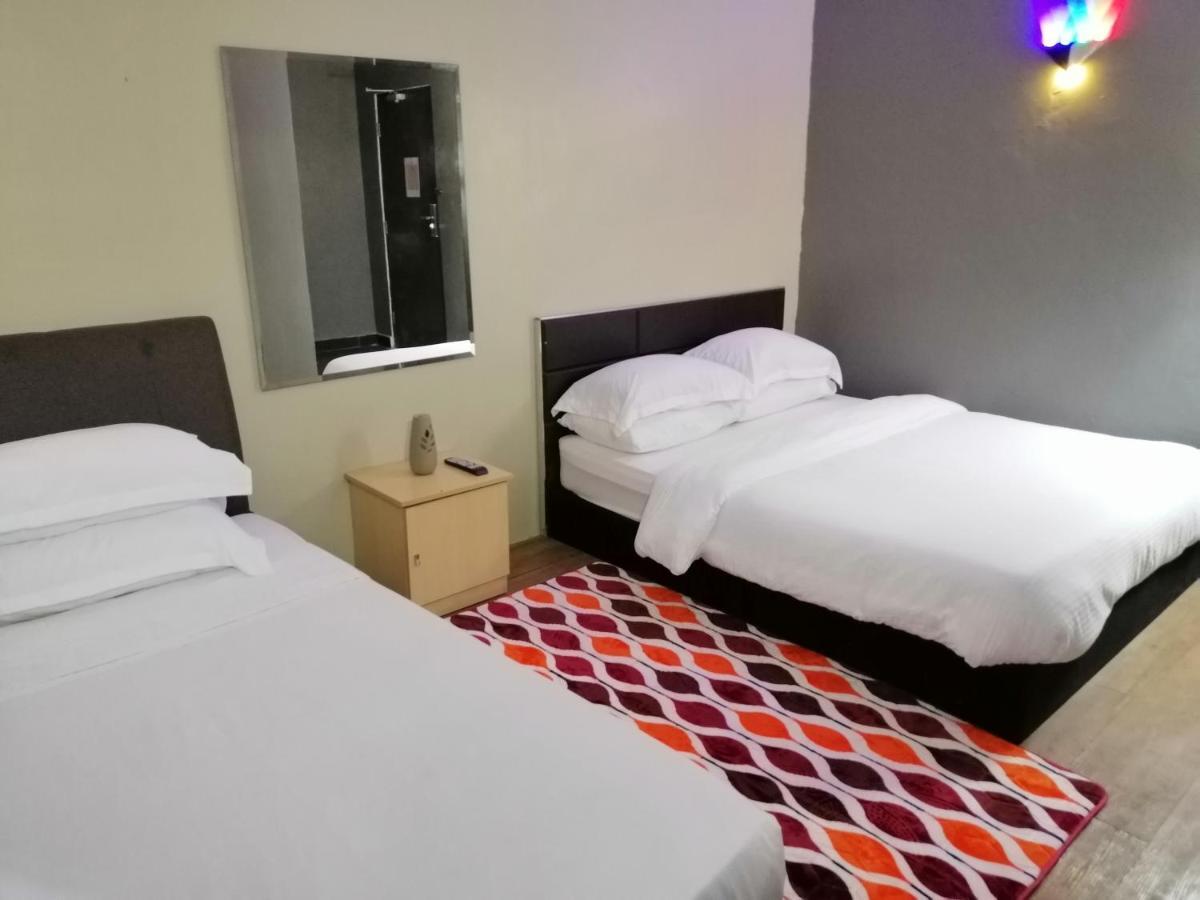 Pine Hotel Batu Gajah Exteriör bild