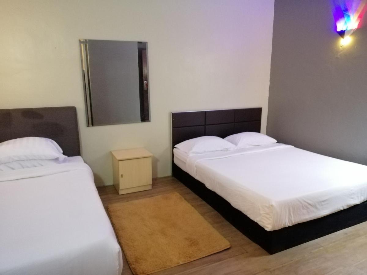 Pine Hotel Batu Gajah Exteriör bild