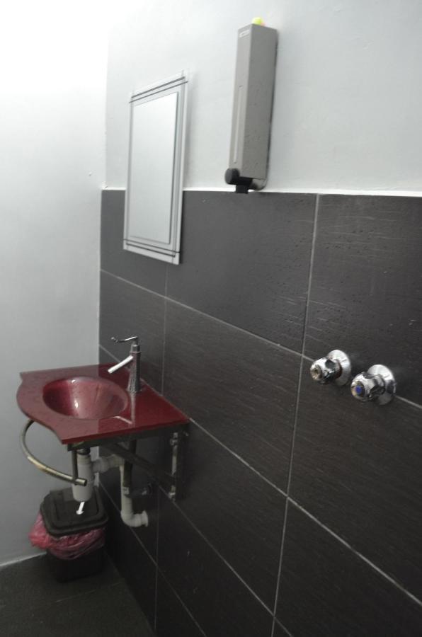 Pine Hotel Batu Gajah Exteriör bild
