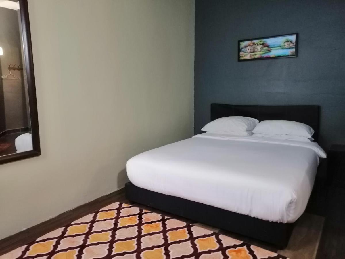 Pine Hotel Batu Gajah Exteriör bild